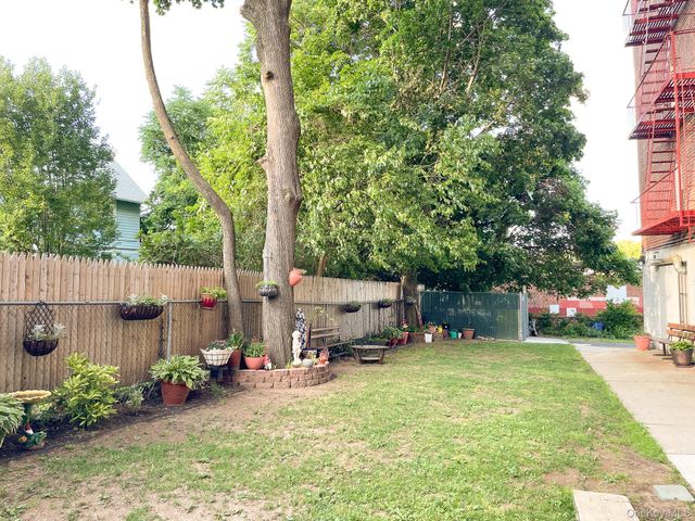 15105 Cross Island Parkway 2C, Whitestone, NY 11357