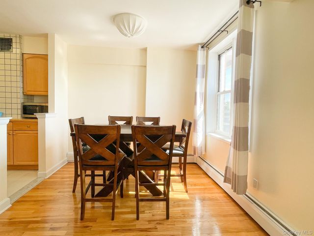 15105 Cross Island Parkway 2C, Whitestone, NY 11357