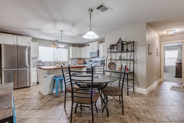 1040 Albatross Lane, Aubrey, TX 76227