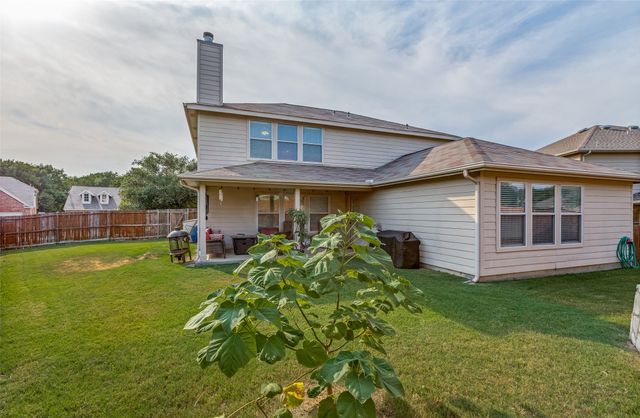 1040 Albatross Lane, Aubrey, TX 76227