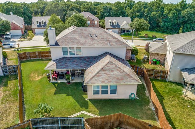 1040 Albatross Lane, Aubrey, TX 76227