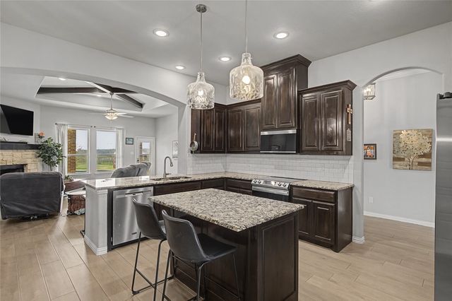 138 Post Oak Way, Weatherford, TX 76087