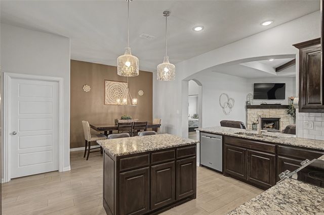 138 Post Oak Way, Weatherford, TX 76087