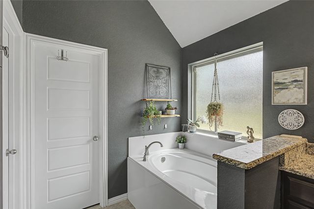 138 Post Oak Way, Weatherford, TX 76087