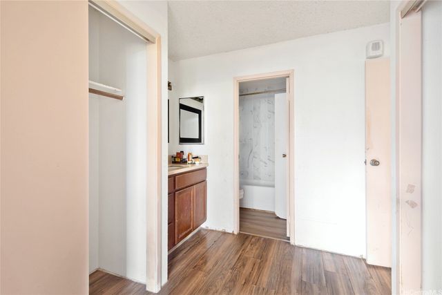 1255 Nuuanu Avenue E404, Honolulu, HI 96817