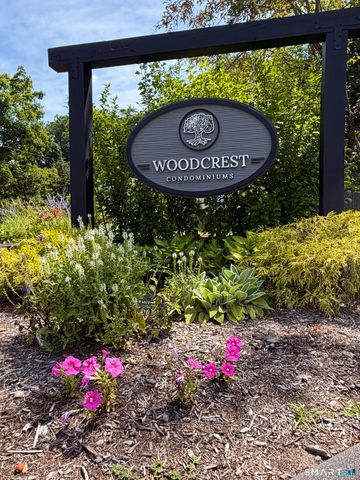 18 Woodcrest Drive 19, Burlington, CT 06013