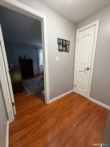 18 Woodcrest Drive 19, Burlington, CT 06013