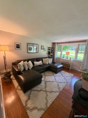 18 Woodcrest Drive 19, Burlington, CT 06013