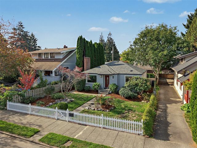 317 Williams Avenue N, Renton, WA 98057
