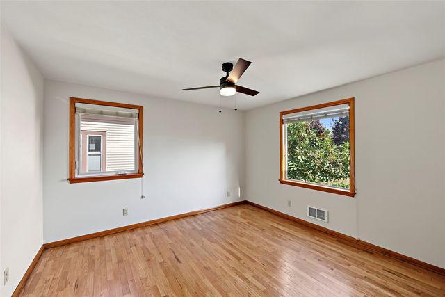 317 Williams Avenue N, Renton, WA 98057