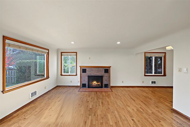 317 Williams Avenue N, Renton, WA 98057