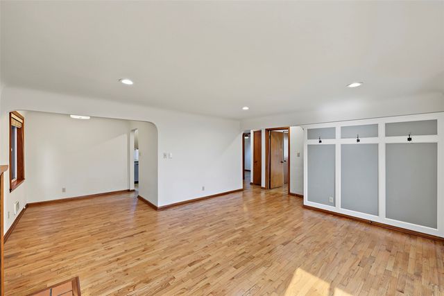 317 Williams Avenue N, Renton, WA 98057