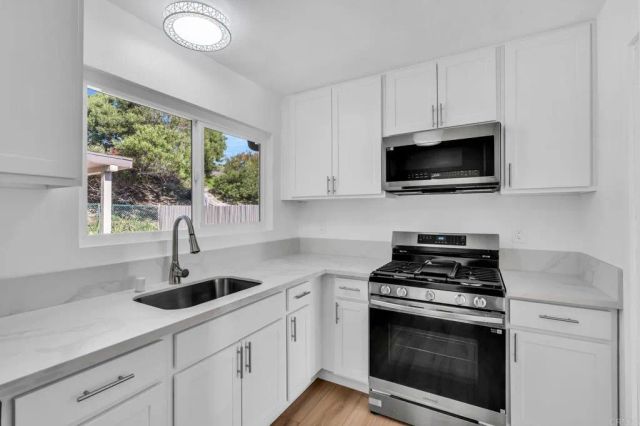 4530 Beverly Glen Drive, Oceanside, CA 92056