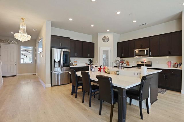 1988 N Ashley Way, Manteca, CA 95336