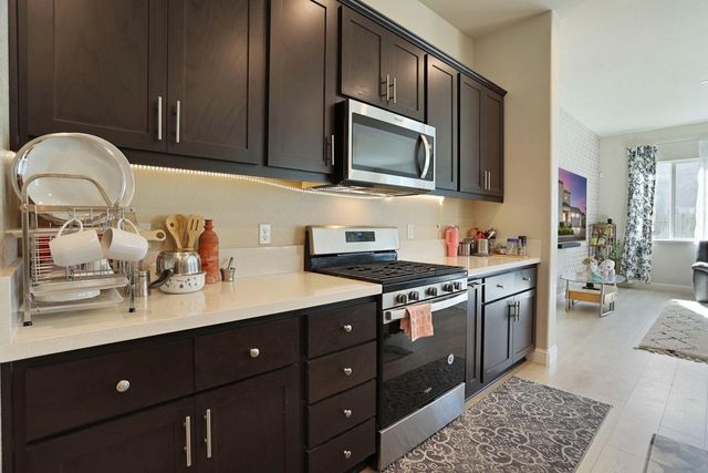 1988 N Ashley Way, Manteca, CA 95336