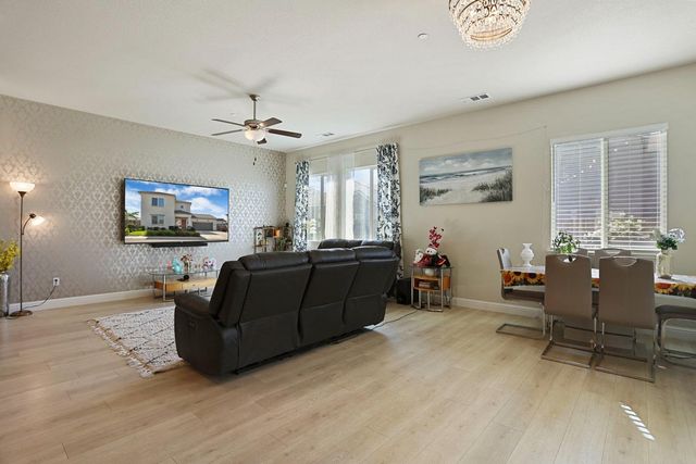 1988 N Ashley Way, Manteca, CA 95336