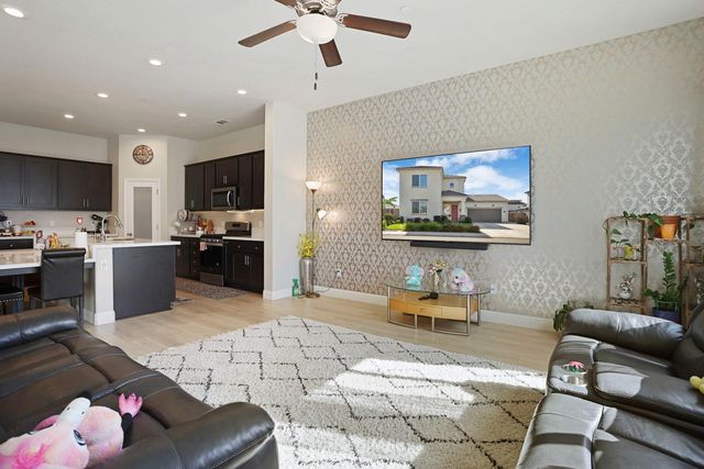 1988 N Ashley Way, Manteca, CA 95336