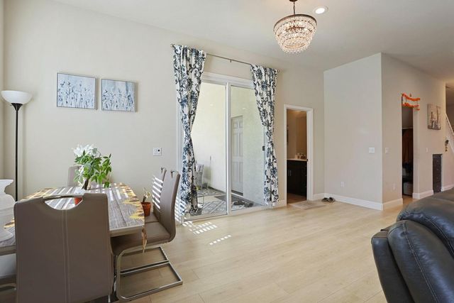 1988 N Ashley Way, Manteca, CA 95336