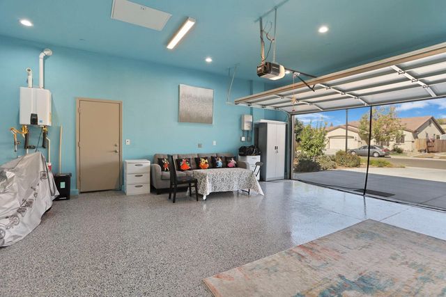 1988 N Ashley Way, Manteca, CA 95336