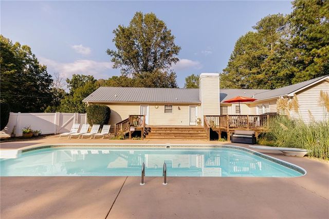 4880 Sherman Allen Road, Gainesville, GA 30507