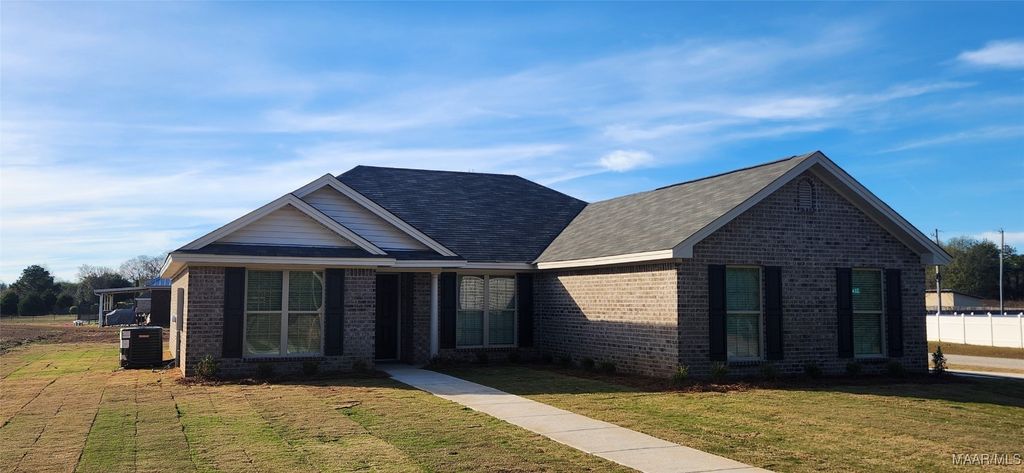 1756 Dark Corners Road, Tallassee, AL 36078