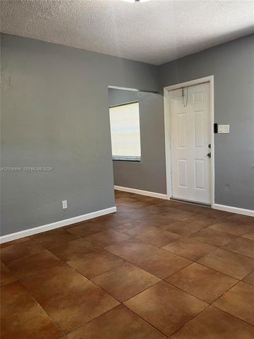 928 N Victoria Park Rd 1, Fort Lauderdale, FL 33304