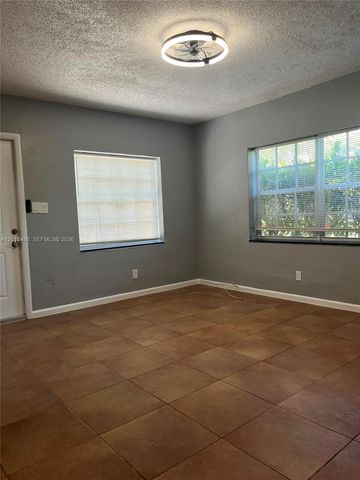 928 N Victoria Park Rd 1, Fort Lauderdale, FL 33304