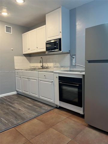 928 N Victoria Park Rd 1, Fort Lauderdale, FL 33304