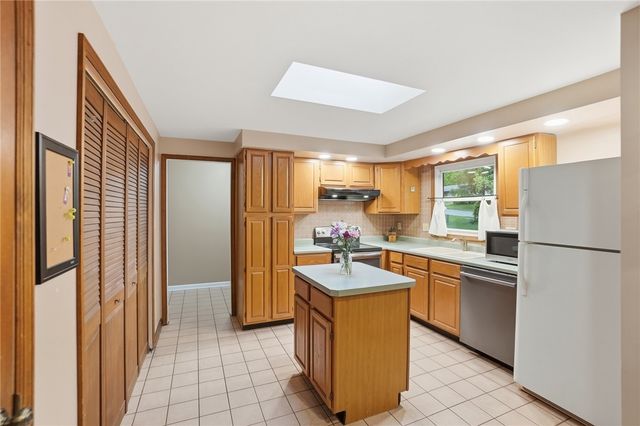 2193 Regent Park Drive, Bellbrook, OH 45305