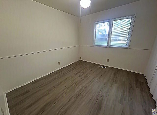 4029 SW 28th TER, Topeka, KS 66614