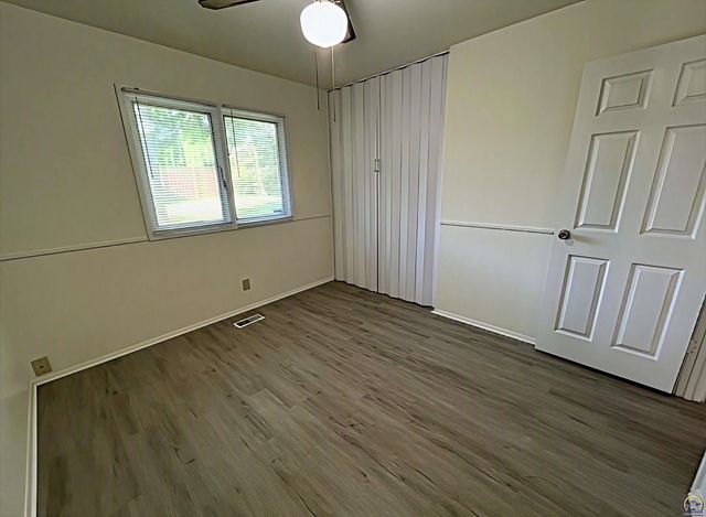 4029 SW 28th TER, Topeka, KS 66614