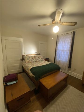 2 Dakota St, Ingram, PA 15205