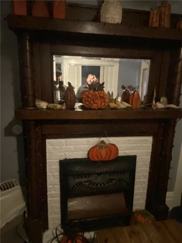 2 Dakota St, Ingram, PA 15205