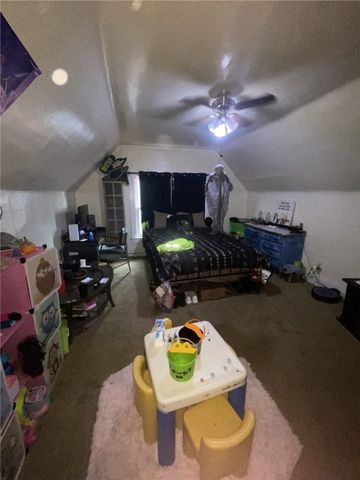 2 Dakota St, Ingram, PA 15205