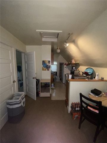 2 Dakota St, Ingram, PA 15205