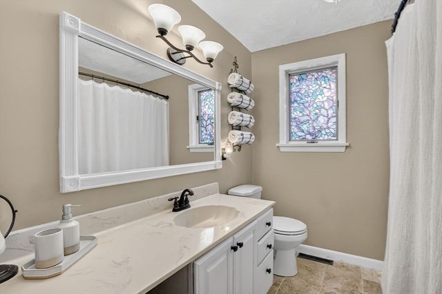 416 Hillcrest, West Springfield, MA 01089