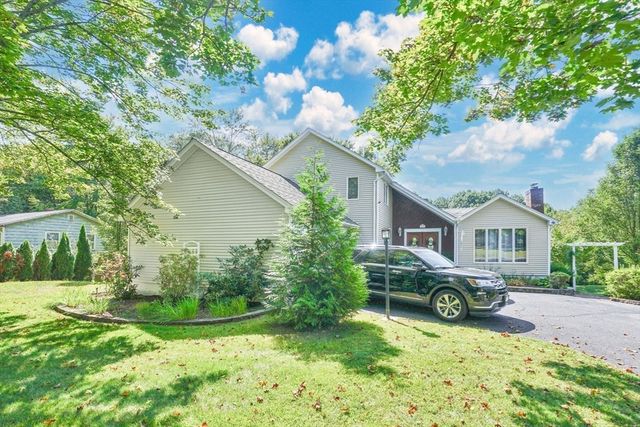 416 Hillcrest, West Springfield, MA 01089