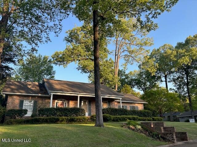 21 Oakhurst Drive, Natchez, MS 39120