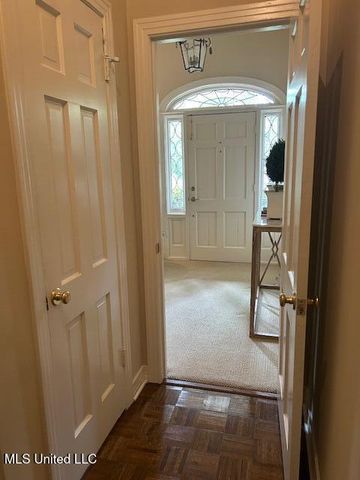 21 Oakhurst Drive, Natchez, MS 39120