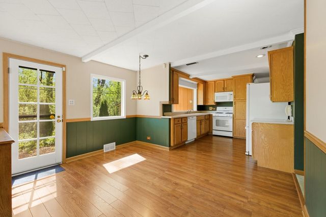 8623 W Algoma Road, Palos Park, IL 60464