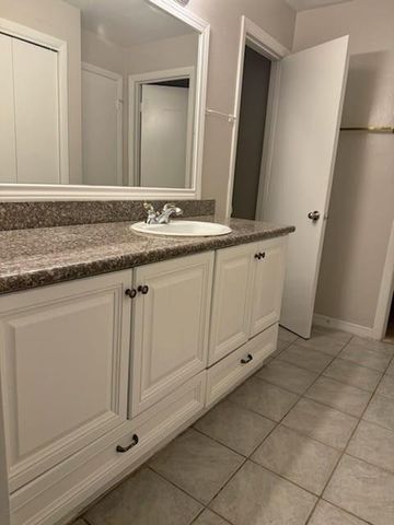 9809 Richmond Avenue G12, Houston, TX 77042