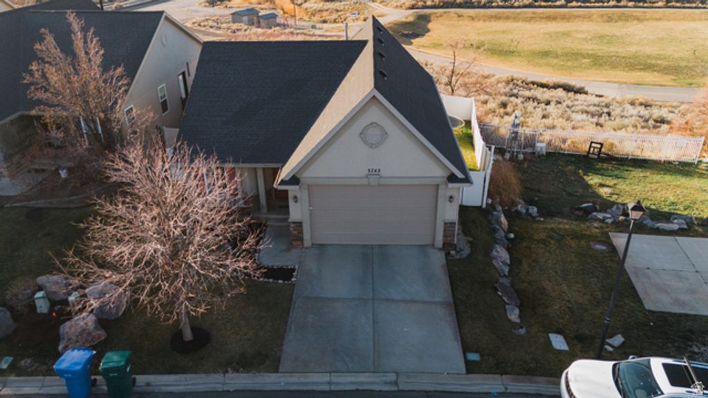 Image 37 of property listing at 3742 W CRANBERRY LOOP CV, Lehi, UT 84043