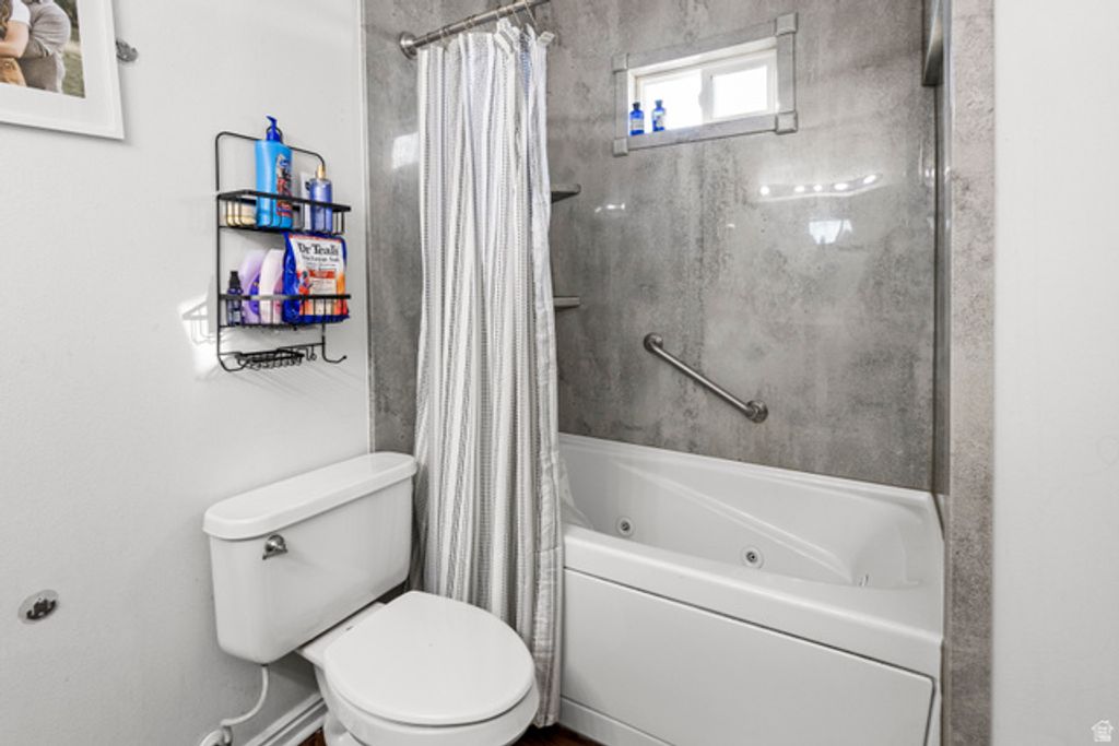 Image 10 of property listing at 3742 W CRANBERRY LOOP CV, Lehi, UT 84043