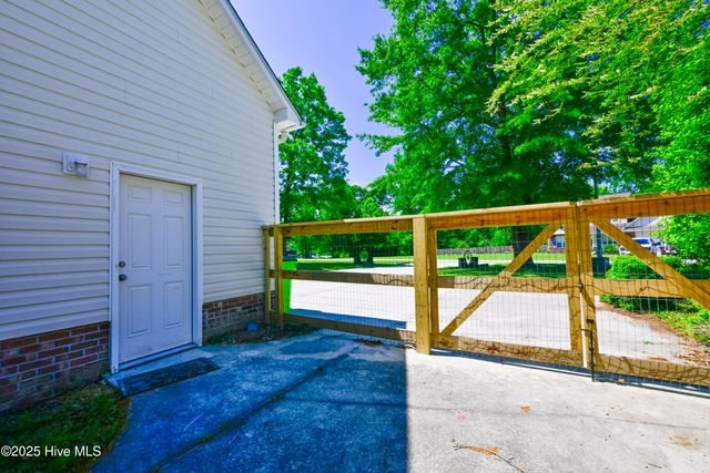 237 Riverbend Road, Jacksonville, NC 28540