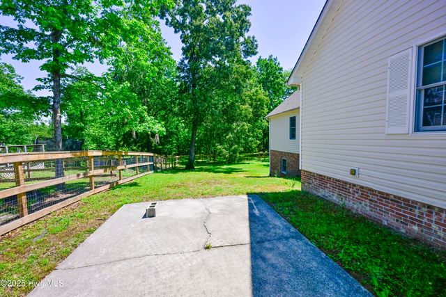 237 Riverbend Road, Jacksonville, NC 28540