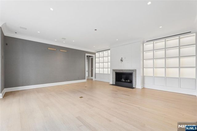 351 Lewelen Circle, Englewood, NJ 07631