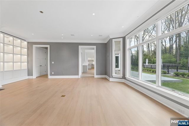 351 Lewelen Circle, Englewood, NJ 07631