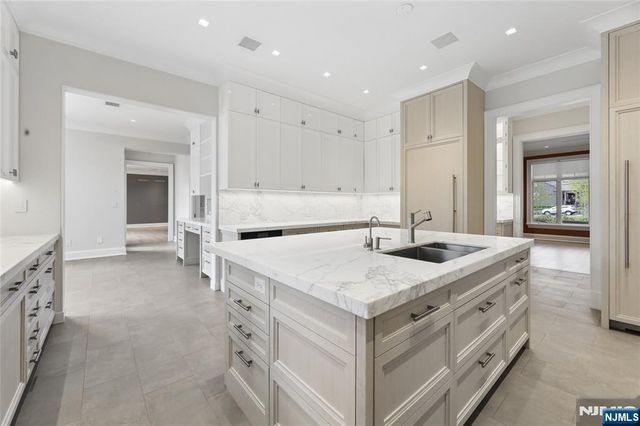 351 Lewelen Circle, Englewood, NJ 07631