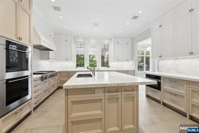 351 Lewelen Circle, Englewood, NJ 07631