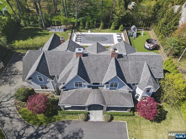 351 Lewelen Circle, Englewood, NJ 07631